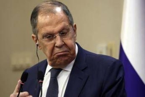 Ucraina, l'avvertimento di Lavrov: "Truppe europee sarebbero obiettivo legittimo" Ucraina, l'avvertimento di Lavrov: "Truppe europee sarebbero obiettivo legittimo"