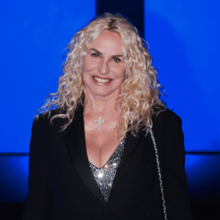 Antonella Clerici 'contro' le mete estive: "Forse ho sbagliato lavoro" Antonella Clerici 'contro' le mete estive: "Forse ho sbagliato lavoro"