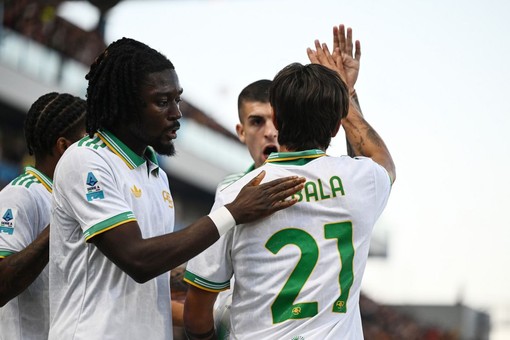 La Roma batte il Sassuolo 1-0 e aggancia il Napoli, Dybala decisivo