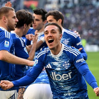 La Juve cade anche in campionato, festa Como allo Stadium