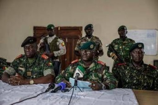 Golpe in Guinea-Bissau, arrestato presidente Embaló: militari impongono coprifuoco Golpe in Guinea-Bissau, arrestato presidente Embaló: militari impongono coprifuoco