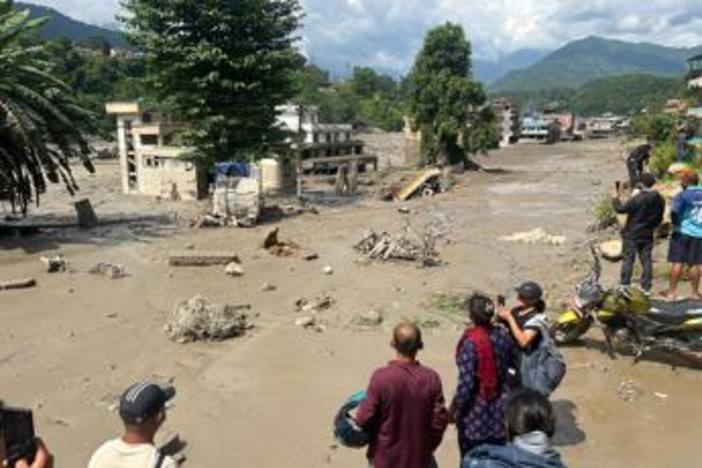 Nepal, alluvione nel nord: "Numerose vittime e dispersi". Xi mobilita i soccorsi Nepal, alluvione nel nord: "Numerose vittime e dispersi". Xi mobilita i soccorsi