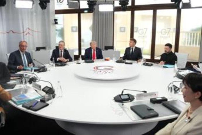 Ucraina-Russia, Trump: "Parlato con Zelensky e Putin, qualcosa sta per succedere" Ucraina-Russia, Trump: "Parlato con Zelensky e Putin, qualcosa sta per succedere"