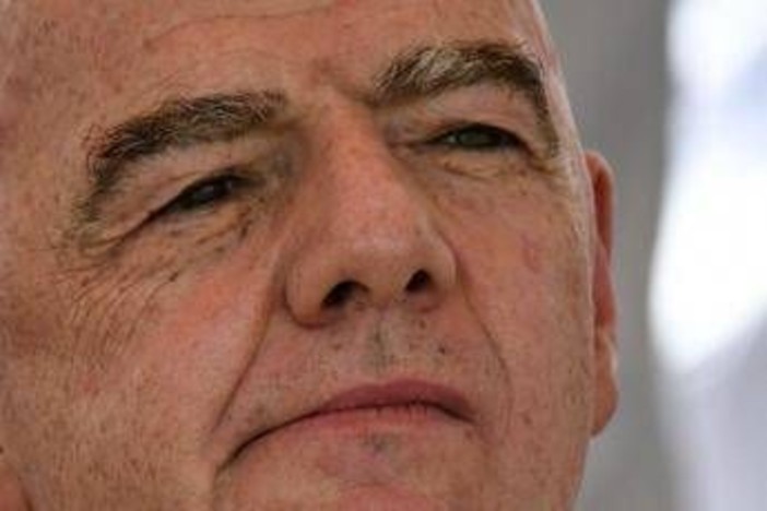 Infantino sotto accusa, Telegraph: "Fece pagare da Uefa ricca buonuscita a sua amante"