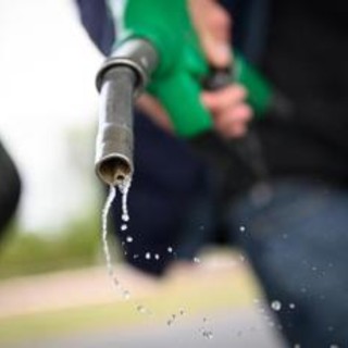Carburanti, frodi e prezzi nel mirino della Guardia di Finanza: sequestrate 20mila tonnellate, 265 denunciati Carburanti, frodi e prezzi nel mirino della Guardia di Finanza: sequestrate 20mila tonnellate, 265 denunciati