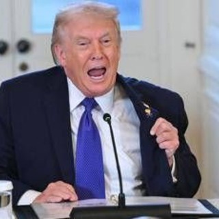 Furia Trump: "Mi fanno causa per la sala da ballo alla Casa Bianca"