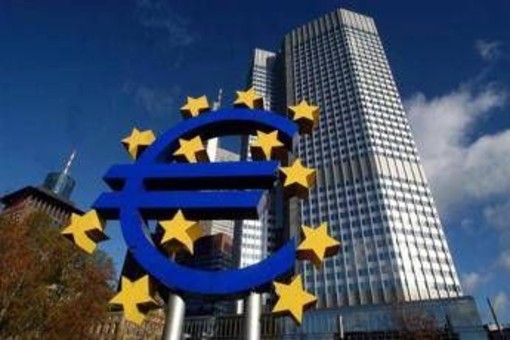 Bce mantiene tassi fermi: "Economia Eurozona continua a crescere" Bce mantiene tassi fermi: "Economia Eurozona continua a crescere"