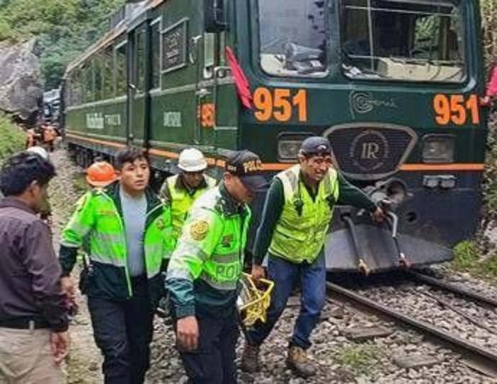 Perù, scontro tra treni diretti a Machu Picchu: almeno un morto