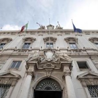 Salta il tetto a 240mila euro per gli stipendi pubblici, la sentenza della Consulta